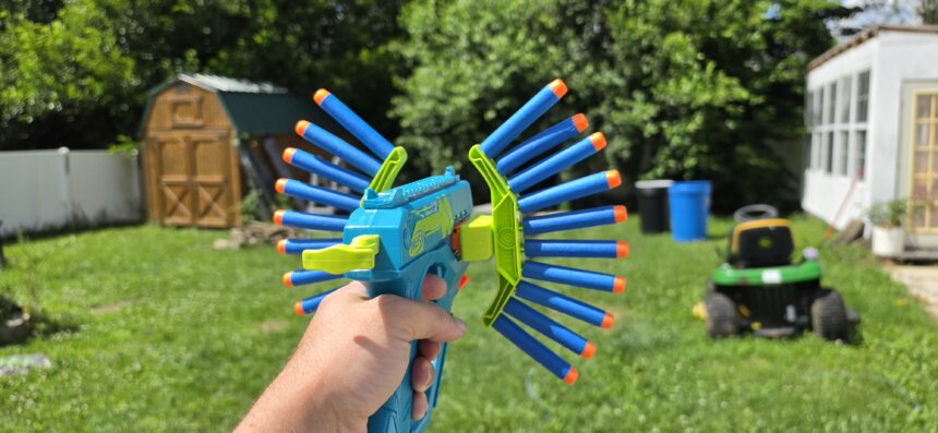 Nerf - Blaster Elite Rebel Ops Deadeye avec 24 Fléchettes | Smyths Toys France Nerf - Blaster Elite Rebel Ops Deadeye avec 24 Fléchettes | Smyths Toys France